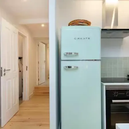 Pool-lisbon City Centre-garden-wifi-1d Apartment Lisbon