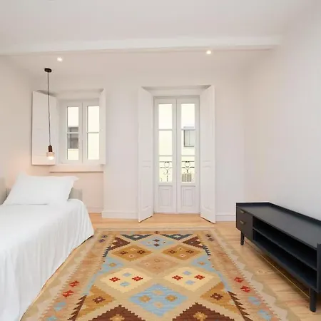 Pool-lisbon City Centre-garden-wifi-1d ליסבון